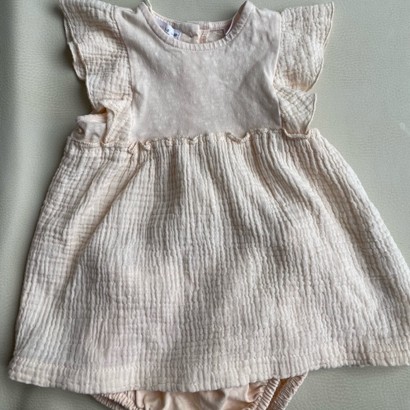 Zara Baby Dress with Bloomers 1-3 months & 3-6month - Picture 5 of 12